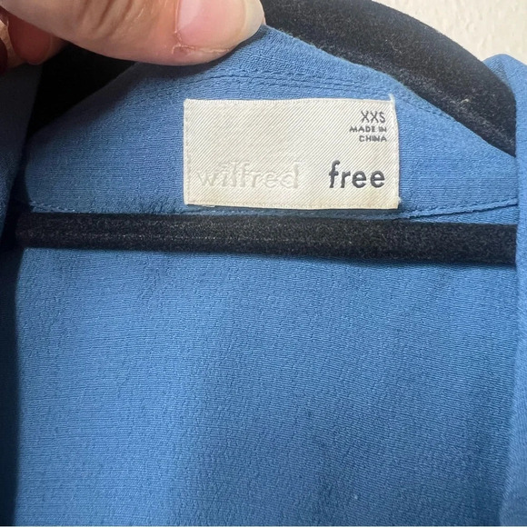 Aritzia Wilfred Collared Button Down Tank Top - Picture 4 of 6